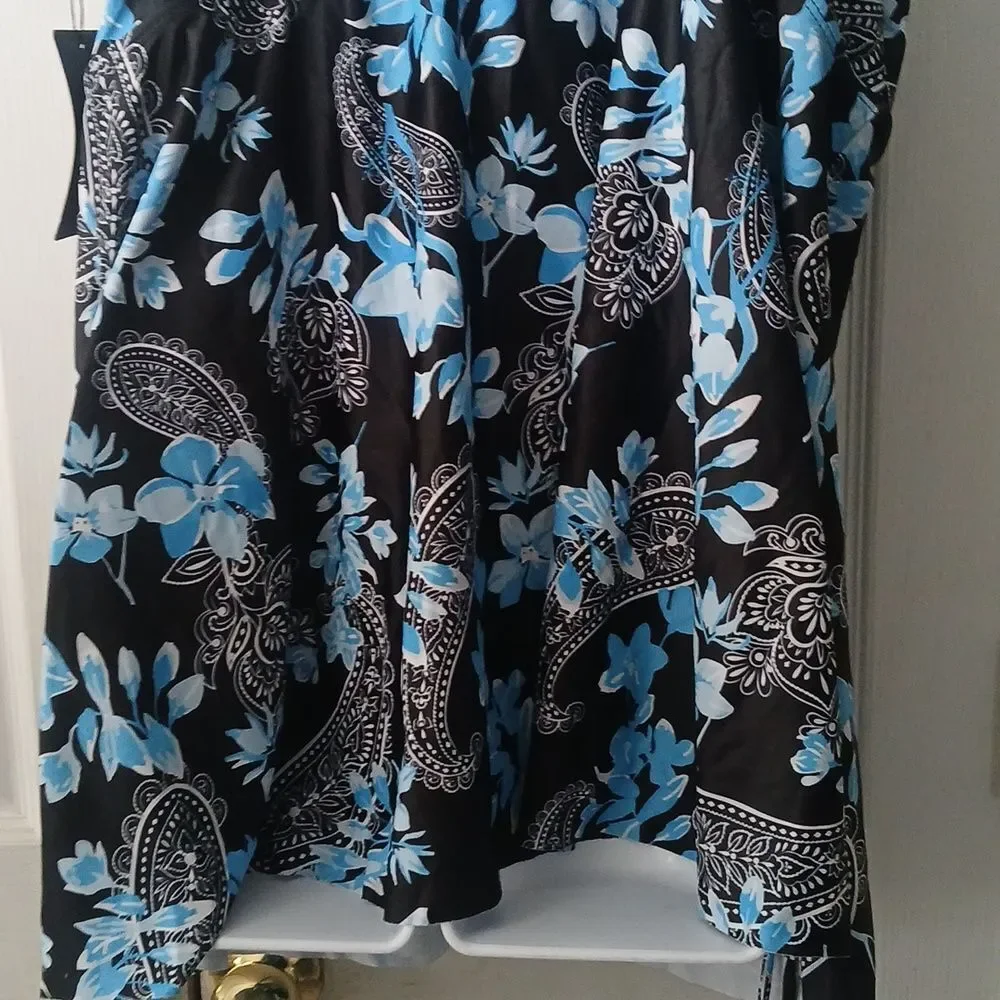 Aqua Eve black blue floral  tropical print tankini top  Sz 22W NWT